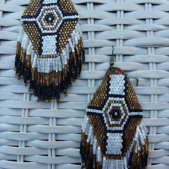 Native American  hand-beaded earrings with fringe detail - Picture 3 of 3